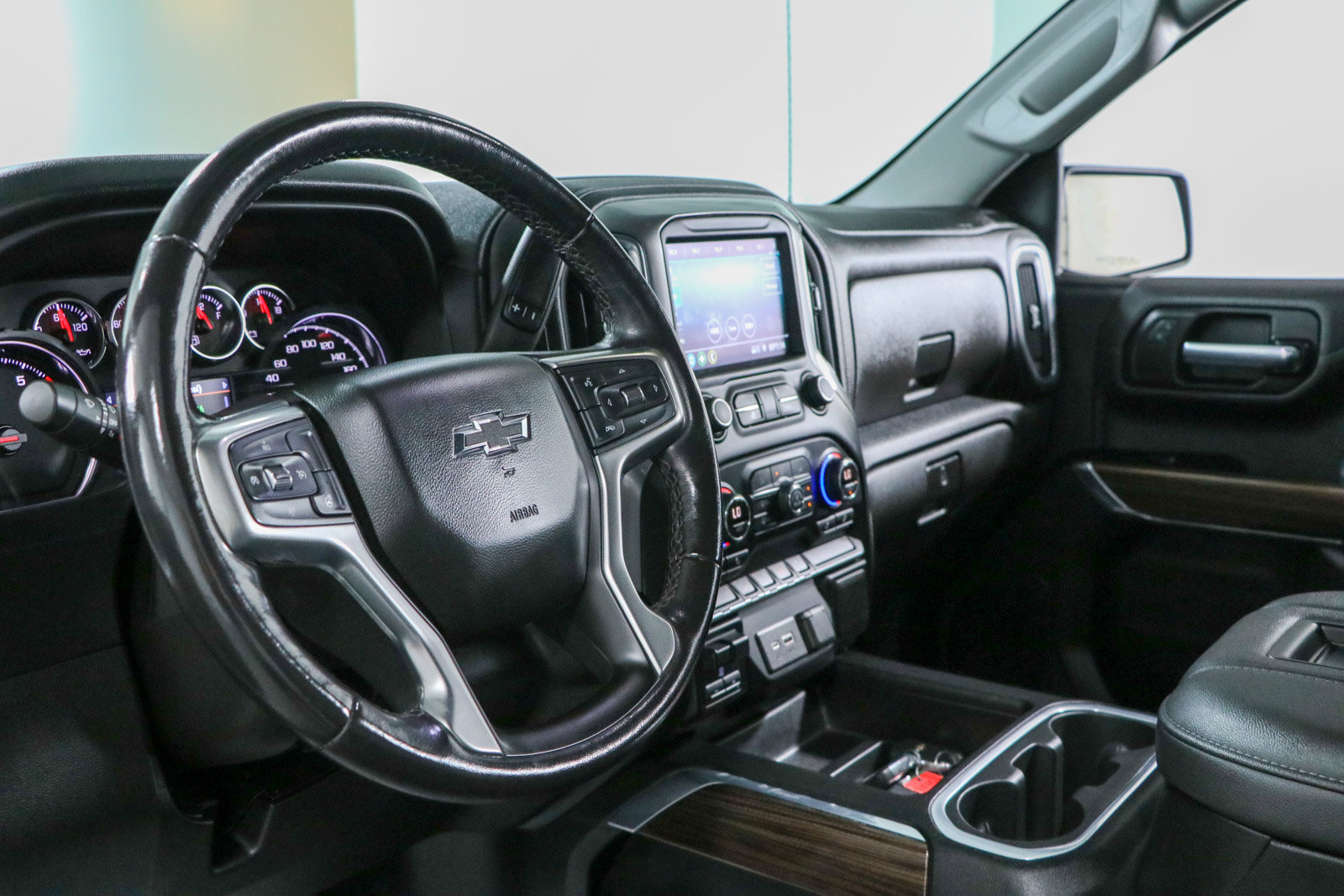 Used 2021 Chevrolet Silverado 1500 LT Trail Boss w/ Bed Protection Package AWD/4WD image 24