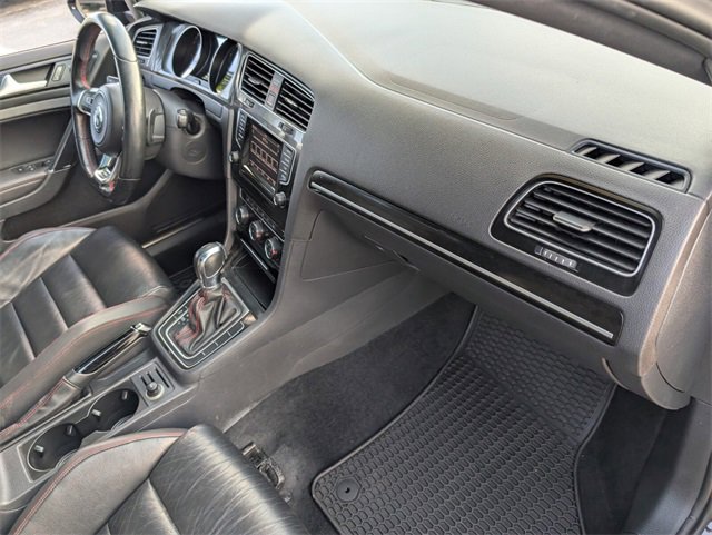 Used 2015 Volkswagen Golf 4-Door image 15