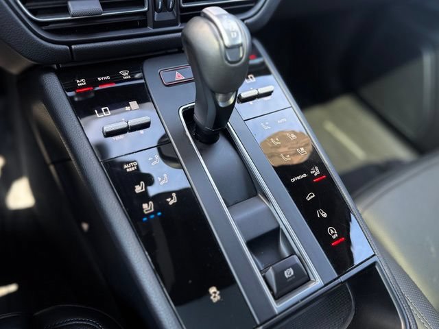 Certified 2026 Porsche Macan AWD/4WD image 33