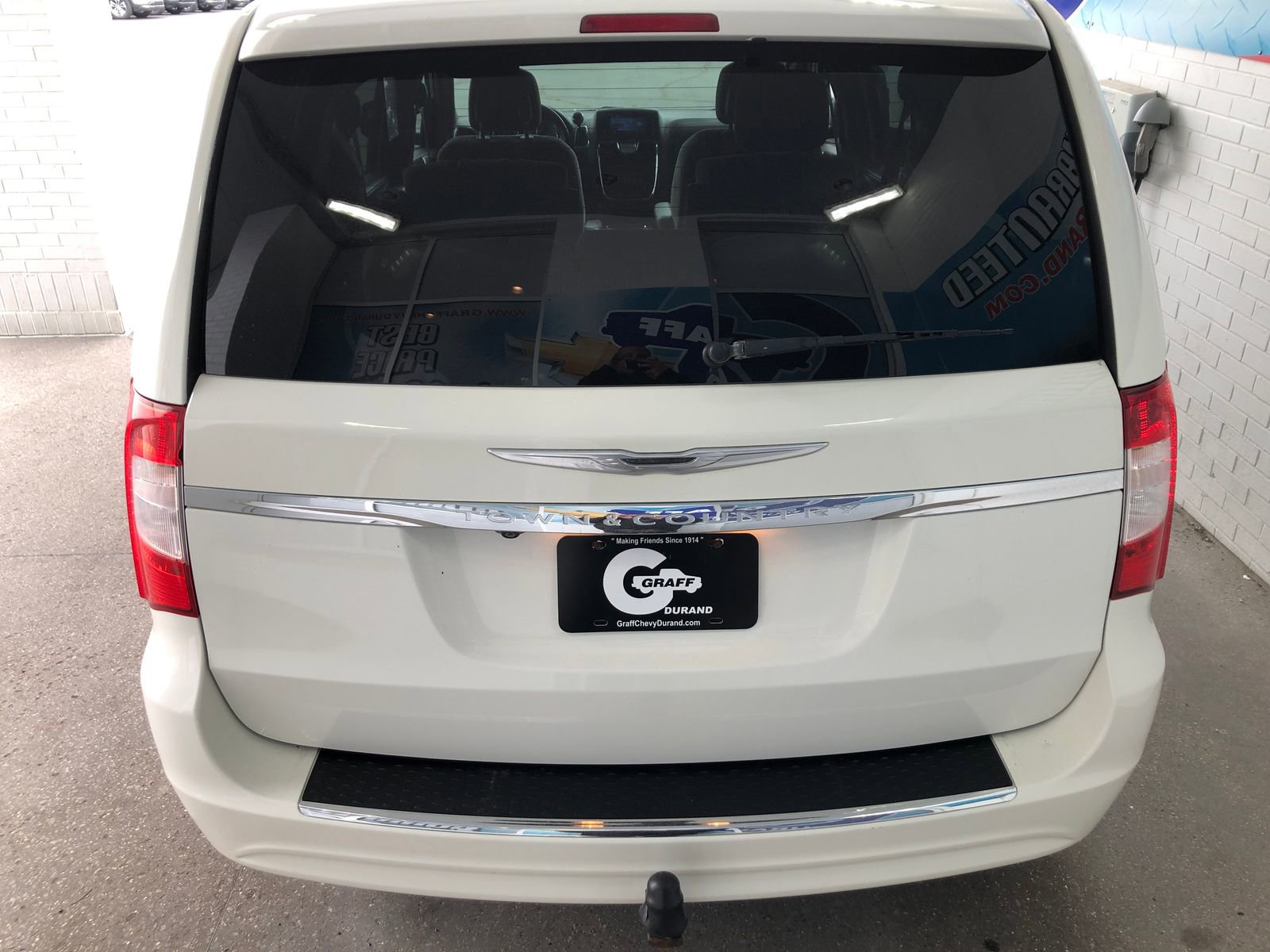 Used 2011 Chrysler Town & Country Touring FWD image 7