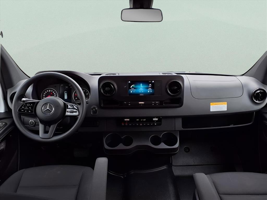 Used 2024 Mercedes-Benz Sprinter 2500 image 18