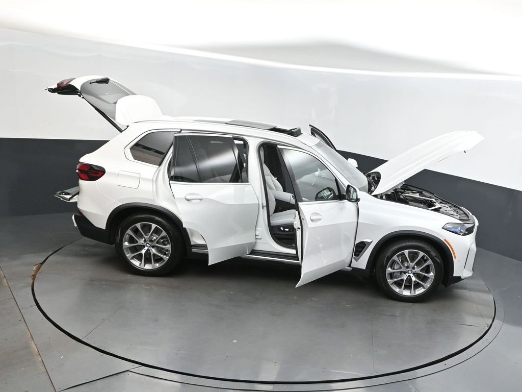 New 2026 BMW X5 xDrive50e image 50
