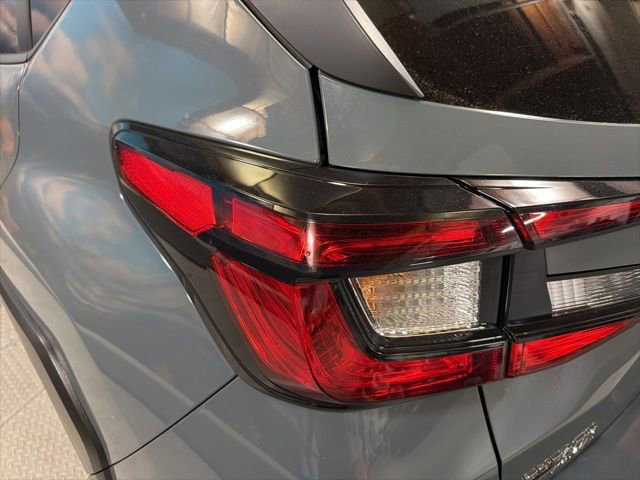 Used 2024 Subaru Crosstrek 2.0i w/ Crosstrek Mirror Package image 12