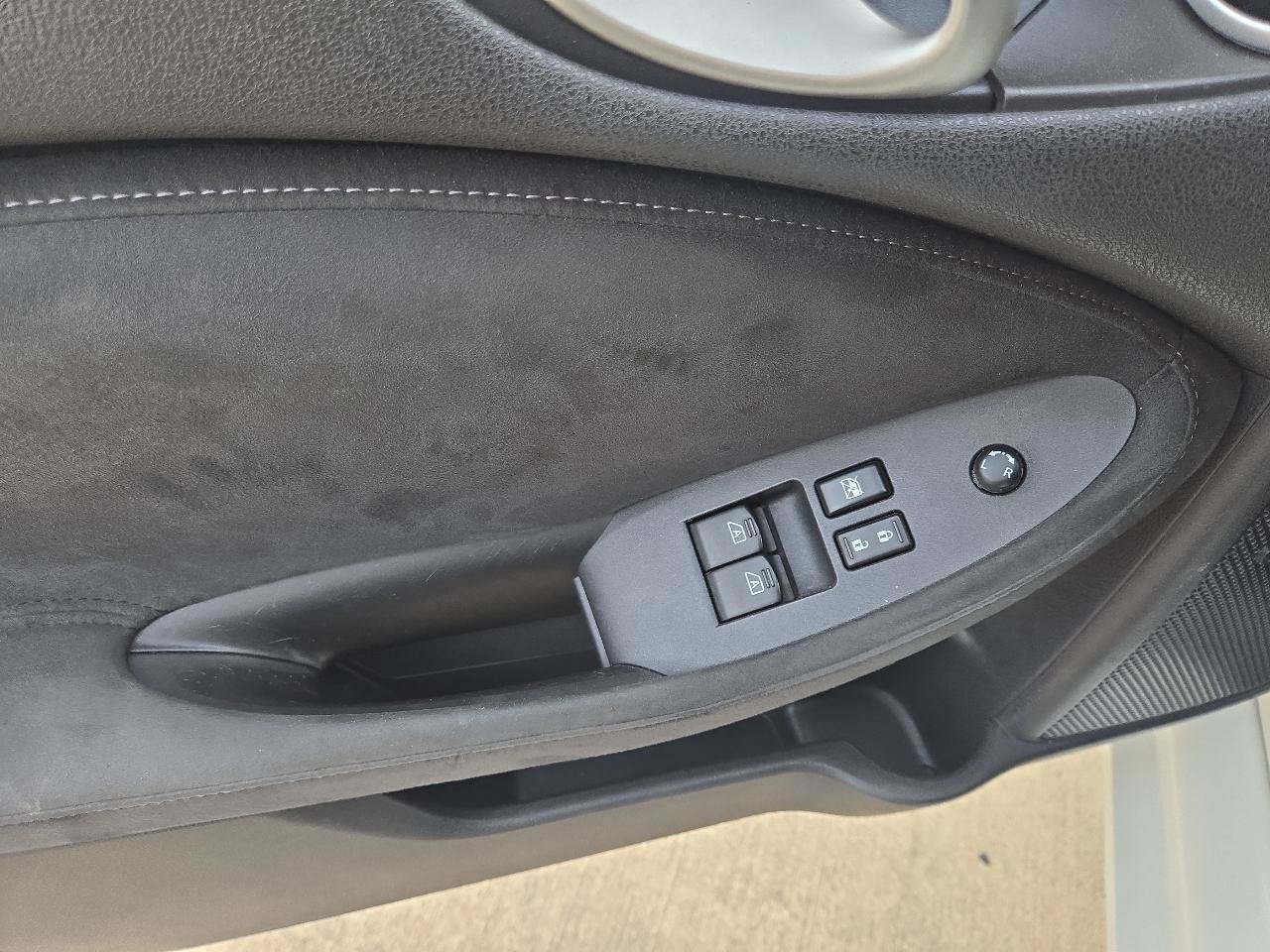 Used 2016 Nissan 370Z Touring RWD image 6
