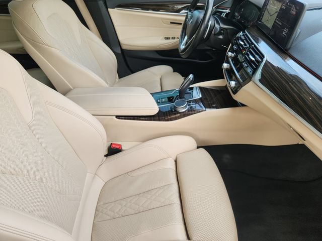 Used 2022 BMW 530i xDrive AWD/4WD image 15