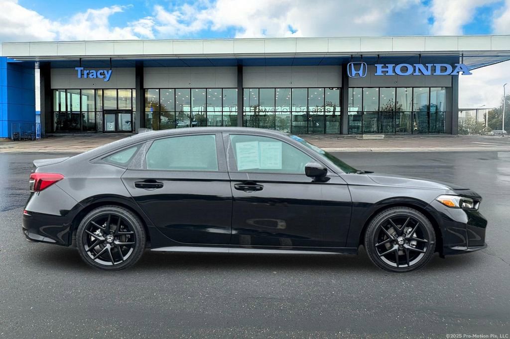 Used 2025 Honda Civic Sport image 3