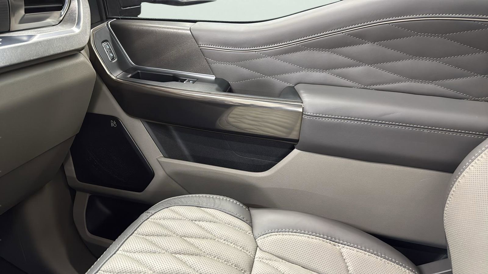 New 2026 Ford F250 Platinum w/ Platinum Plus Package image 25