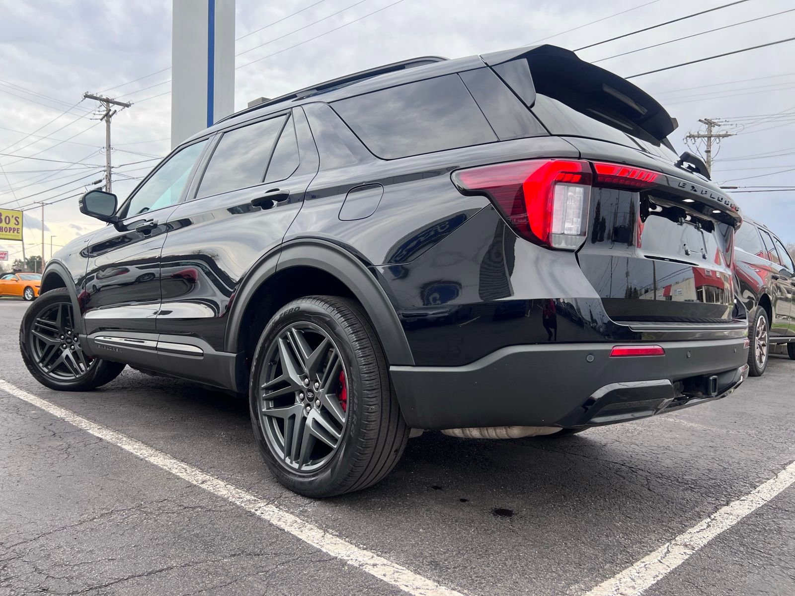Used 2025 Ford Explorer ST-Line w/ Premium Package AWD/4WD image 13