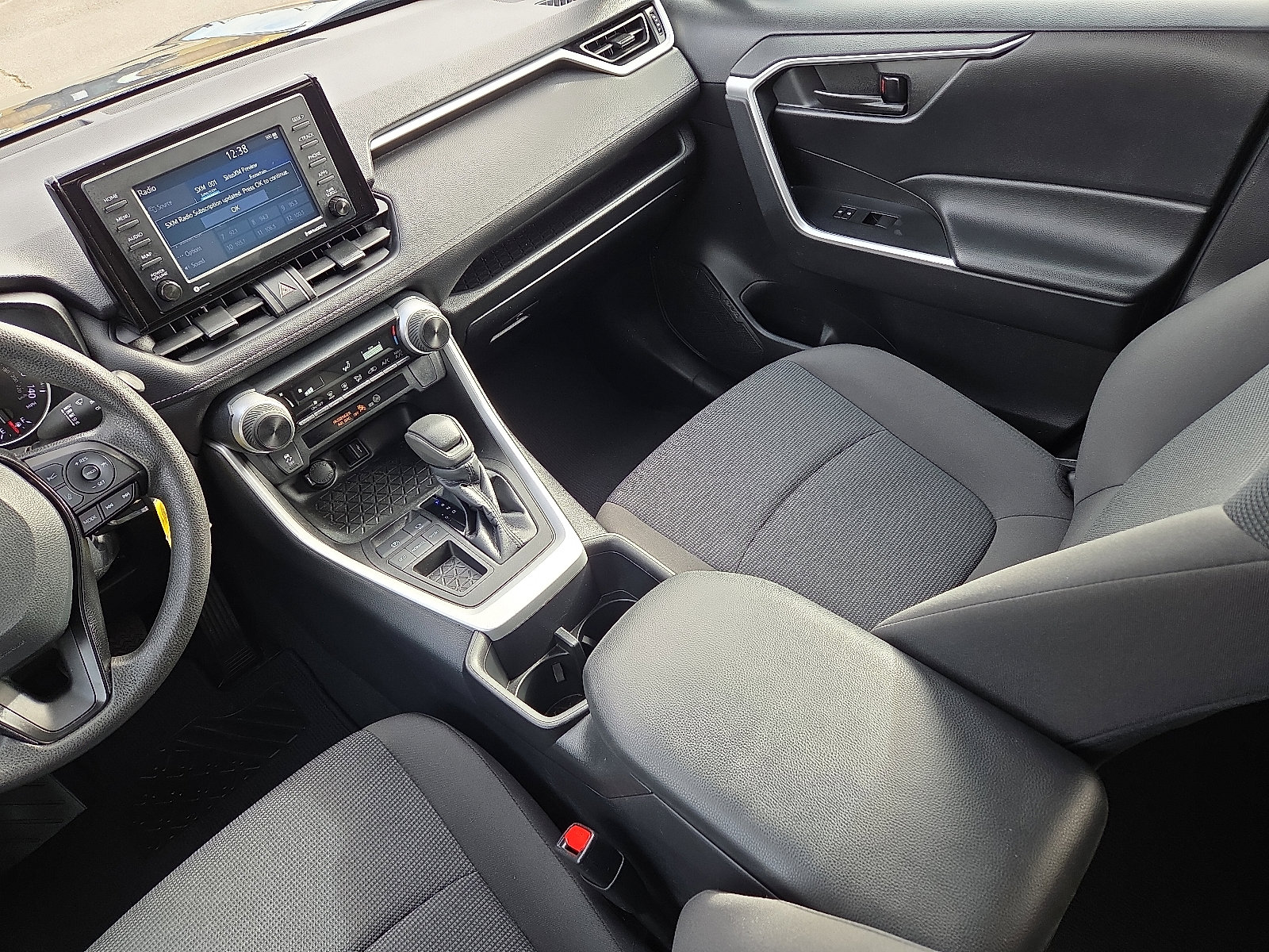 Used 2022 Toyota RAV4 LE image 12