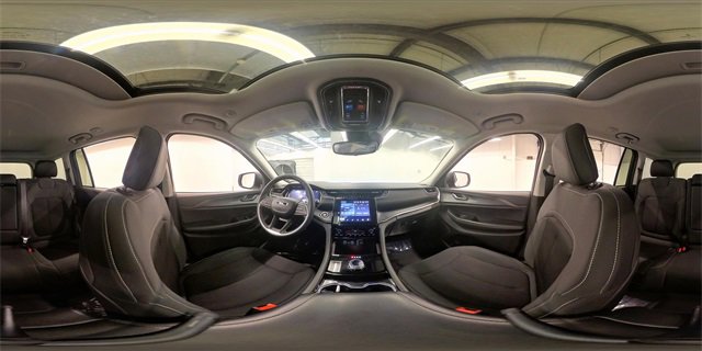 Used 2023 Jeep Grand Cherokee Laredo image 35