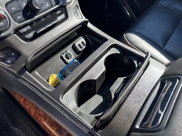 Used 2020 Chevrolet Suburban Premier AWD/4WD image 16