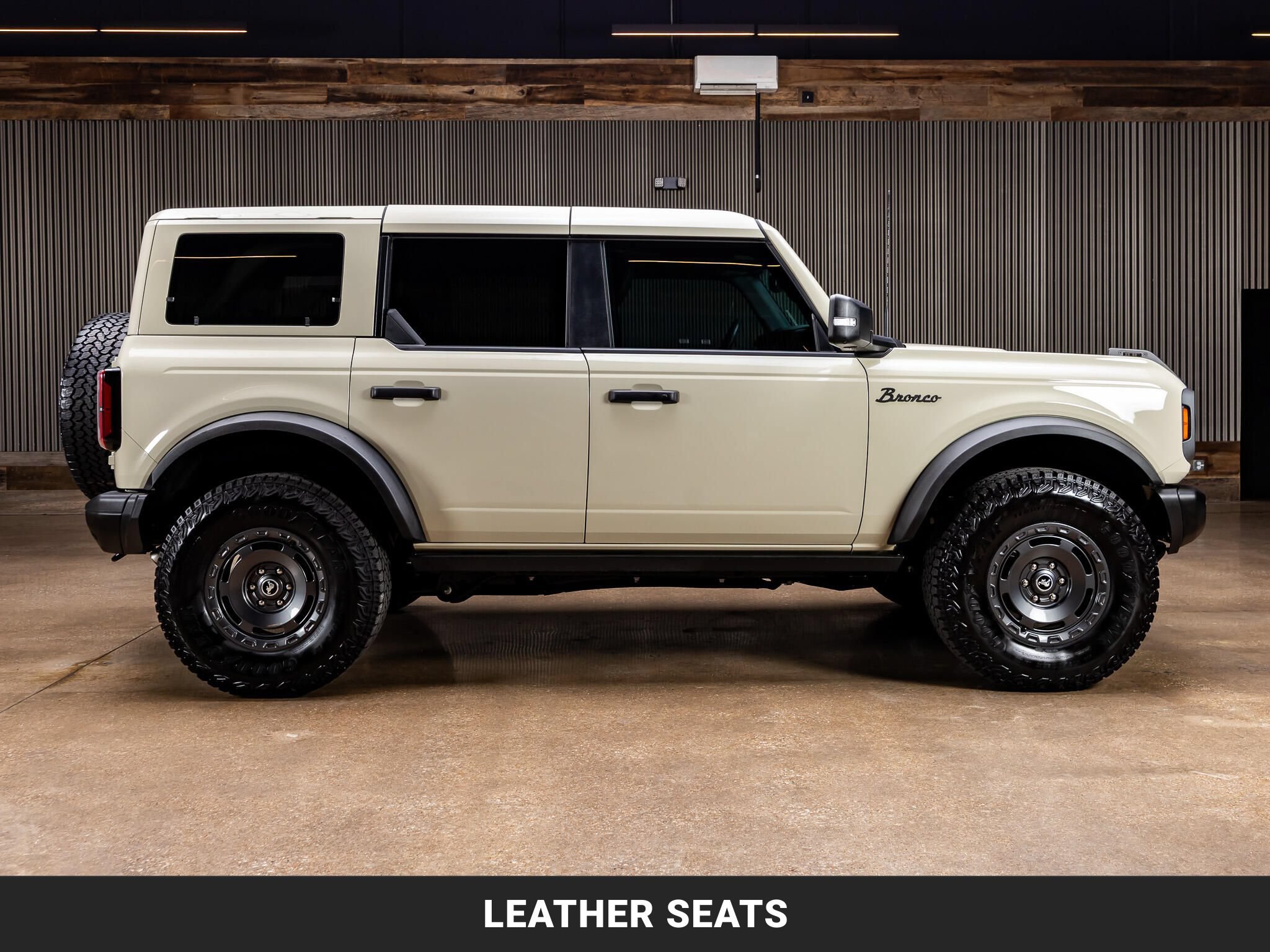Used 2025 Ford Bronco Badlands AWD/4WD image 10
