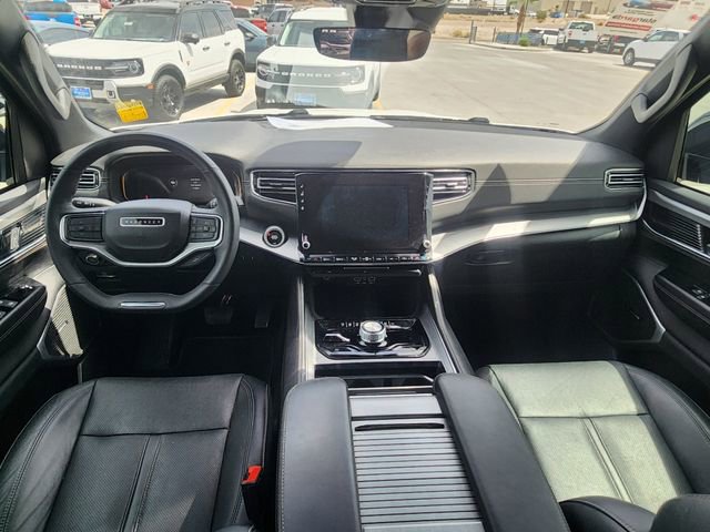 Used 2023 Jeep Wagoneer Series II AWD/4WD image 21