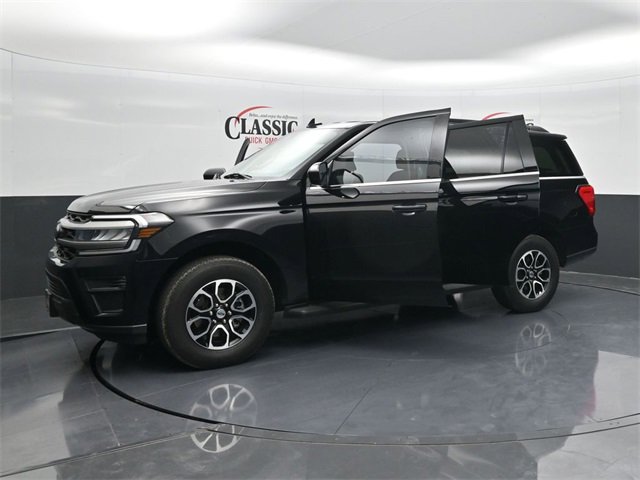 Used 2023 Ford Expedition XLT image 35