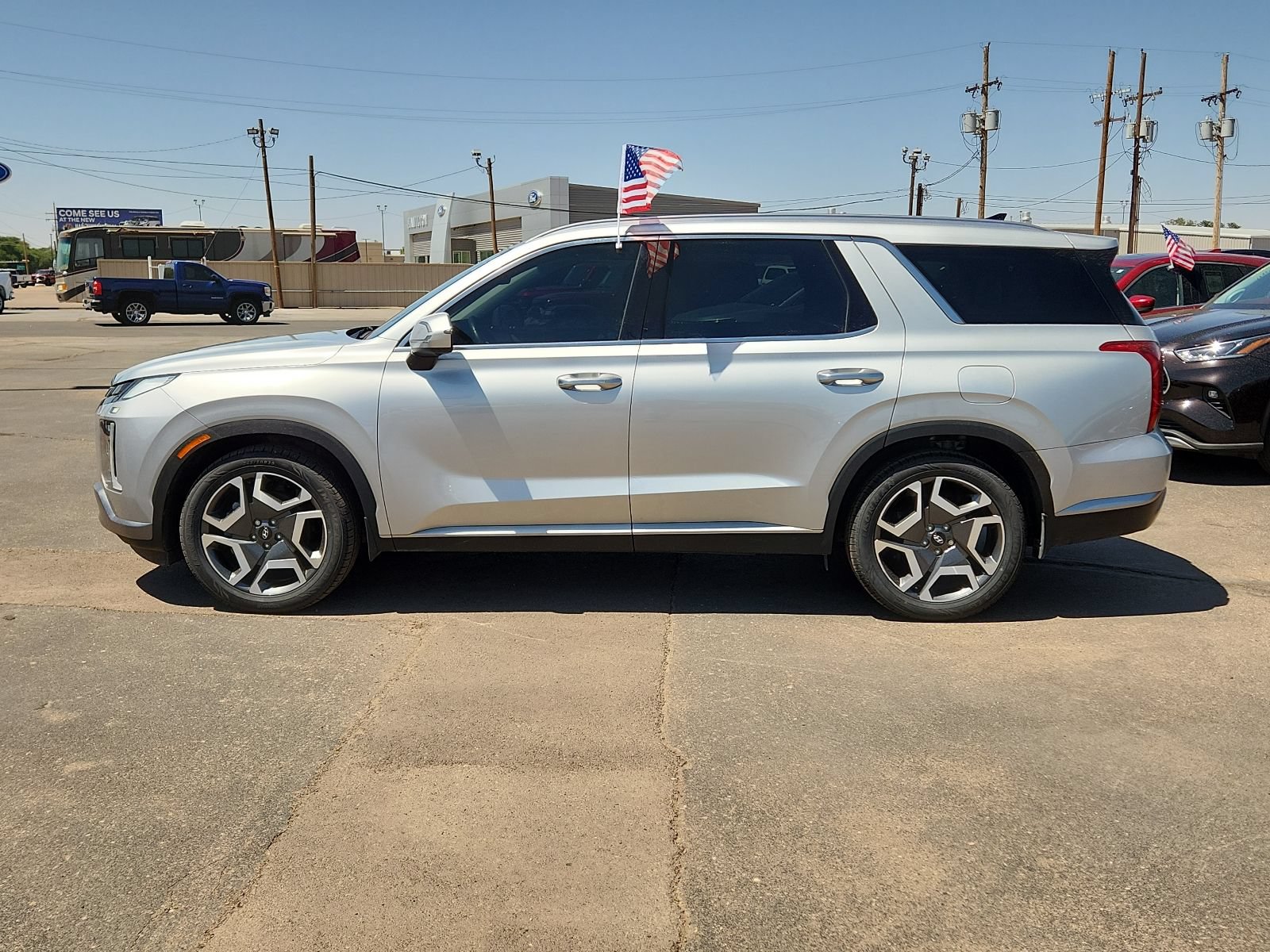 Used 2024 Hyundai Palisade SEL FWD image 2