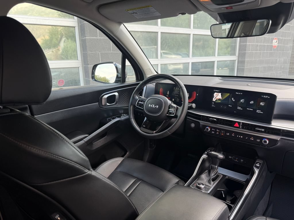 Used 2025 Kia Sorento EX AWD/4WD image 51