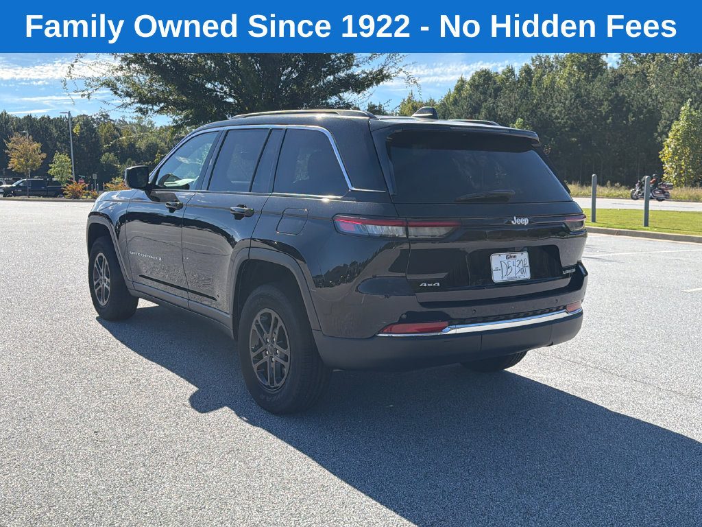 Used 2025 Jeep Grand Cherokee Laredo AWD/4WD image 5