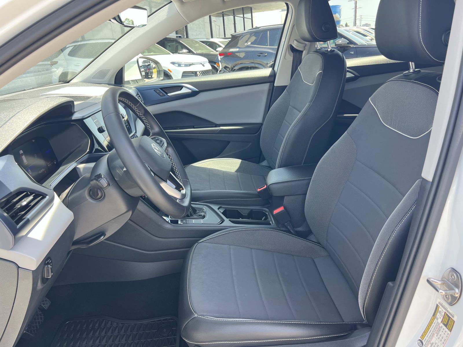 Certified 2023 Volkswagen Taos SE FWD image 18