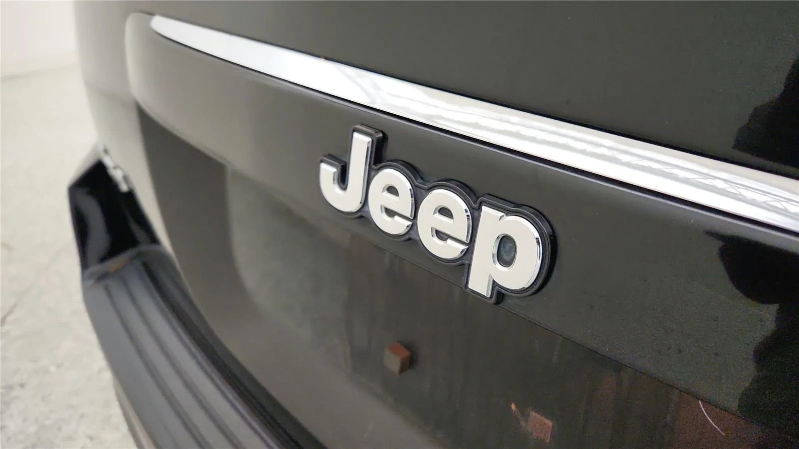 Used 2017 Jeep Compass Latitude image 16