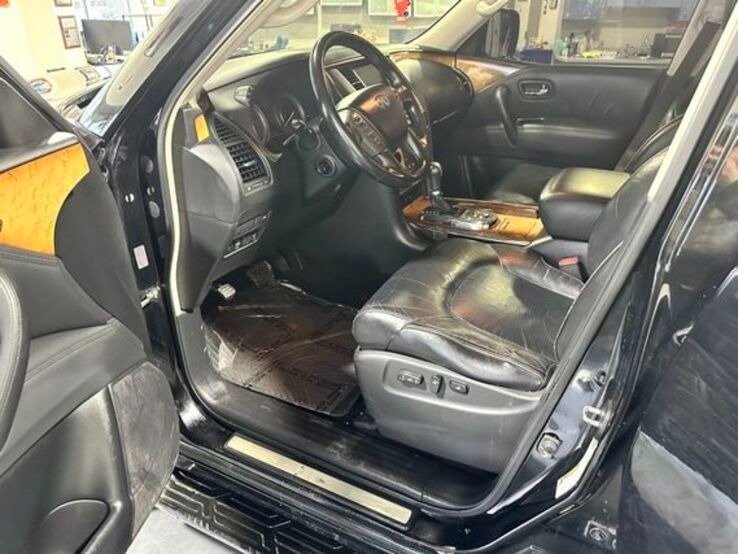 Used 2011 INFINITI QX56 2WD w/ Theater Pkg image 12