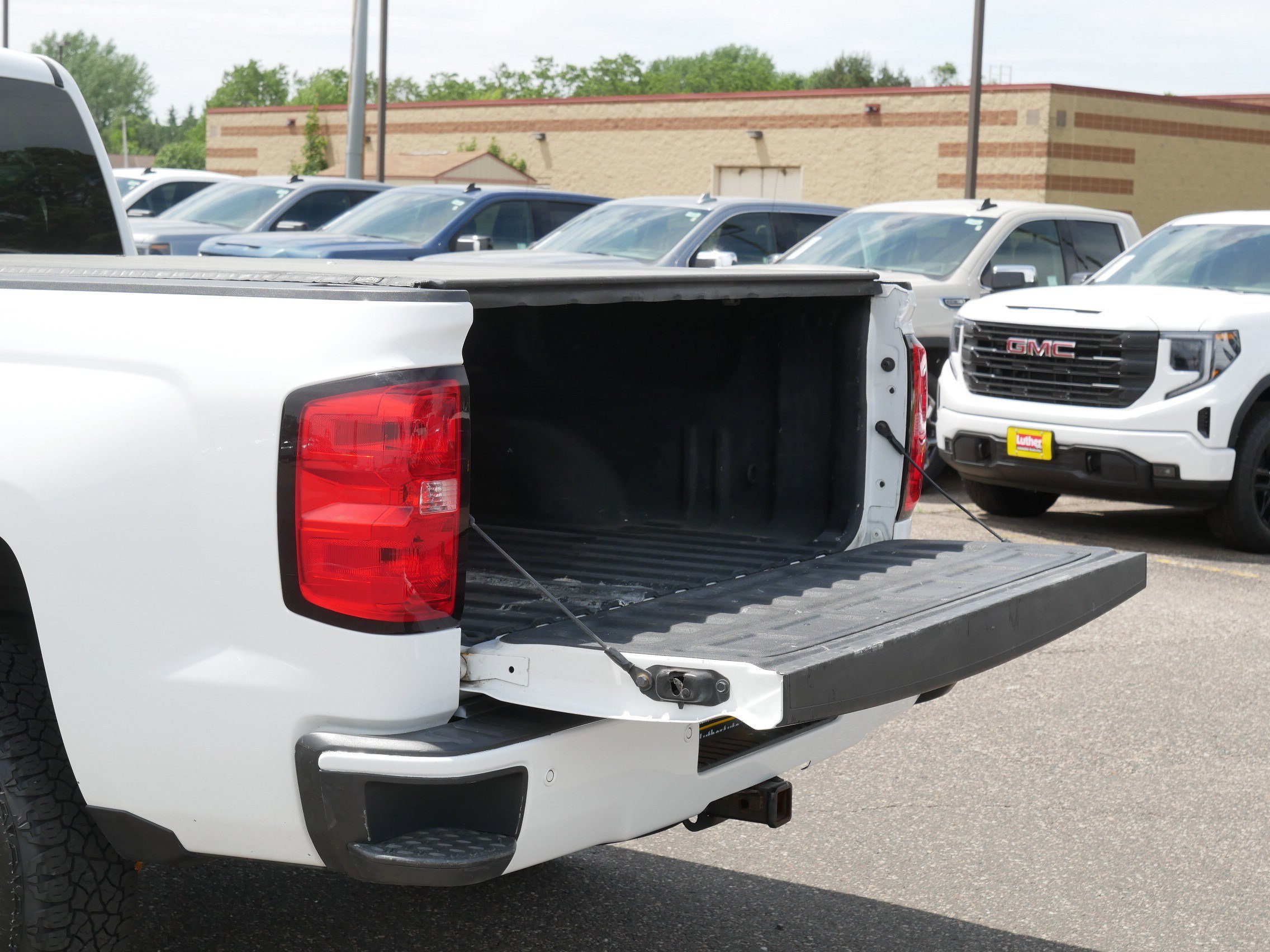 Used 2019 Chevrolet Silverado 1500 LT w/ All Star Edition AWD/4WD image 18