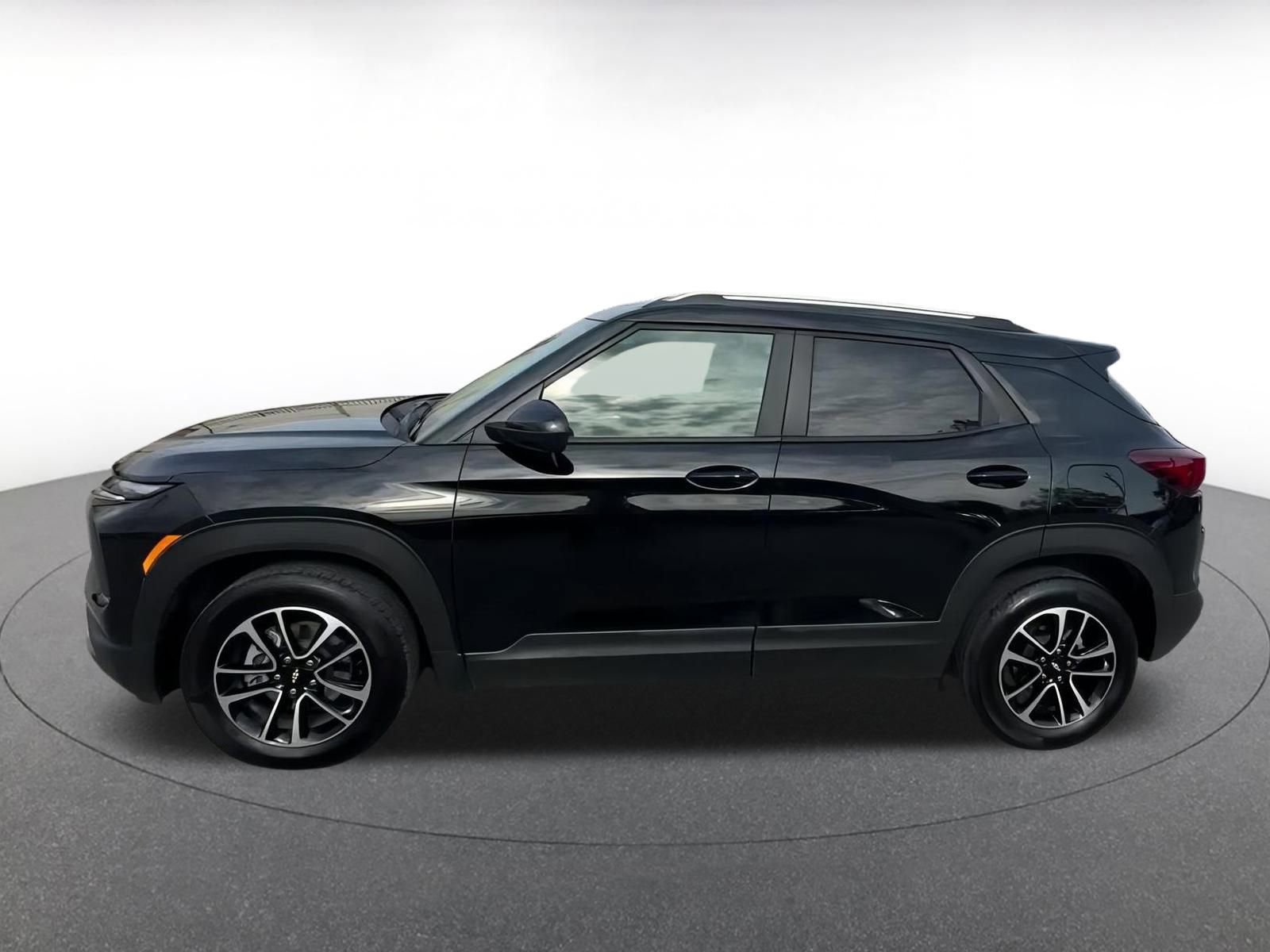 Used 2025 Chevrolet TrailBlazer LT image 9