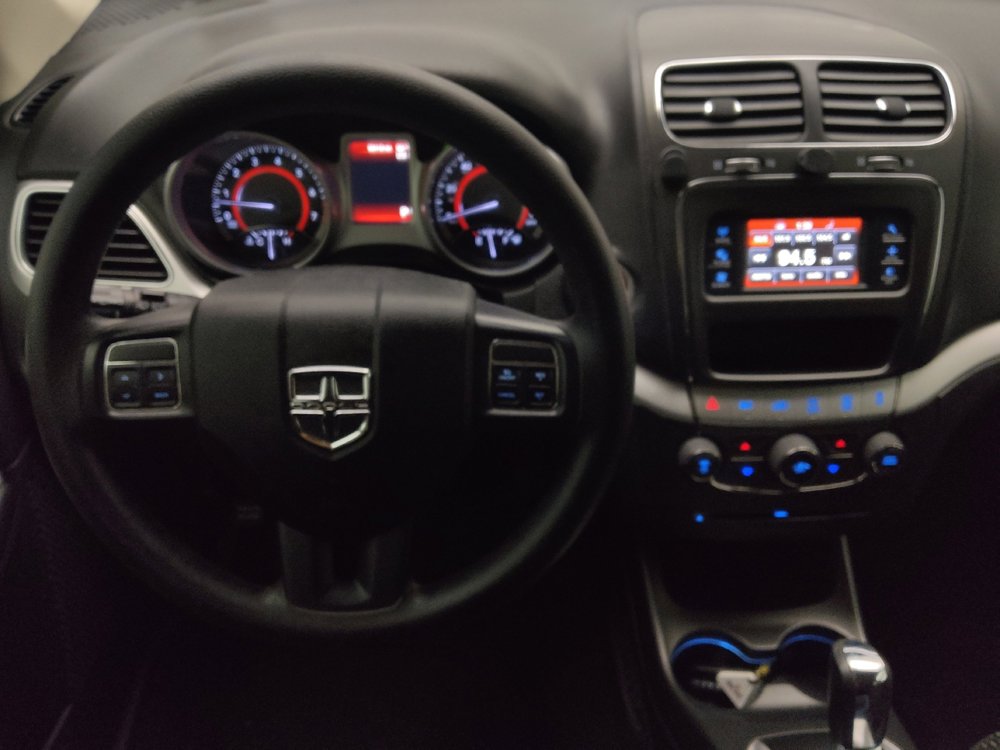 Used 2019 Dodge Journey SE image 22