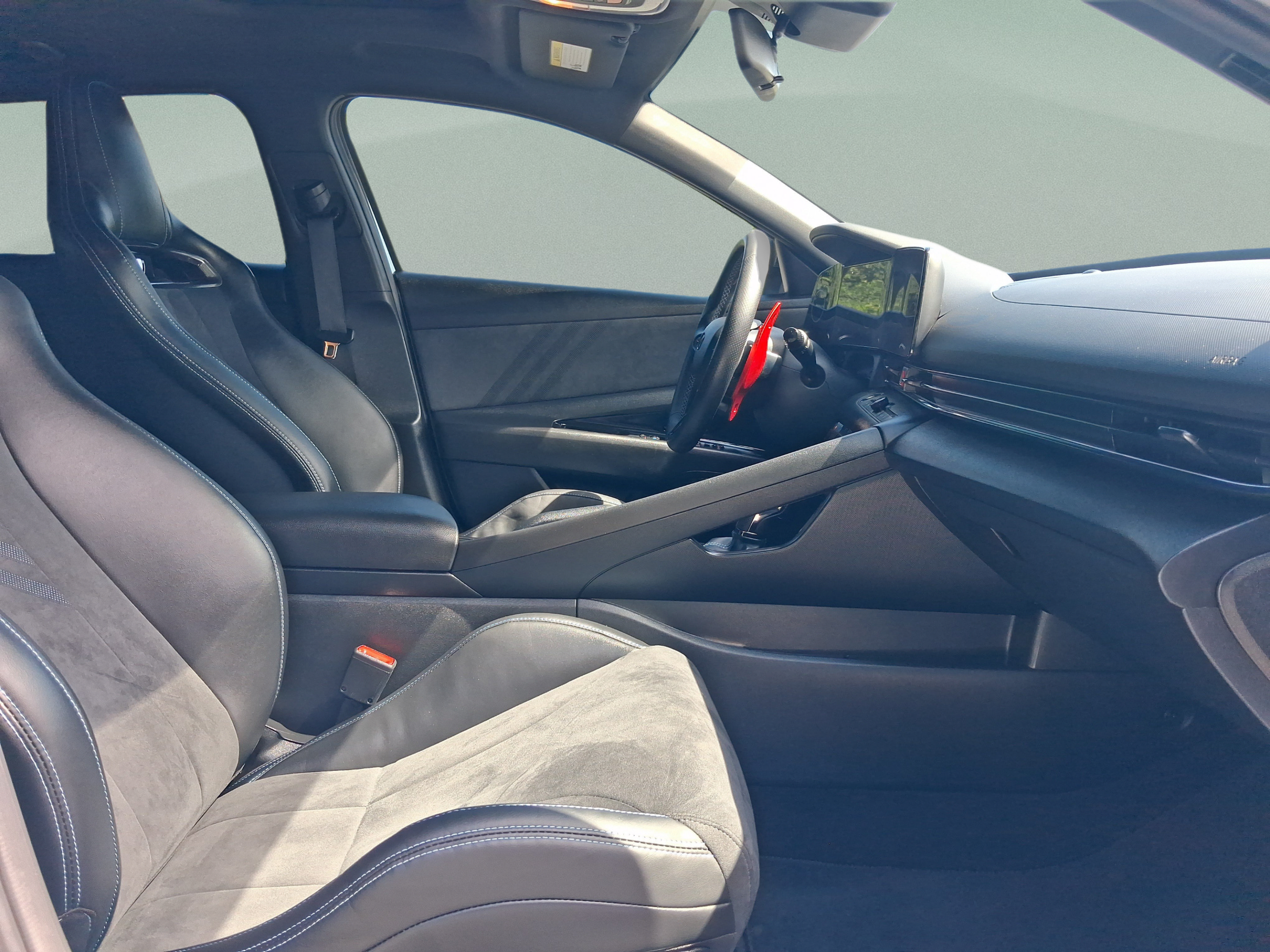 Used 2025 Hyundai Elantra N FWD image 31