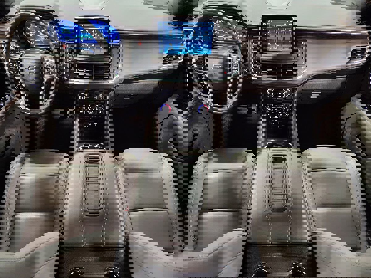 Used 2024 Chevrolet Tahoe Z71 w/ Luxury Package AWD/4WD image 48