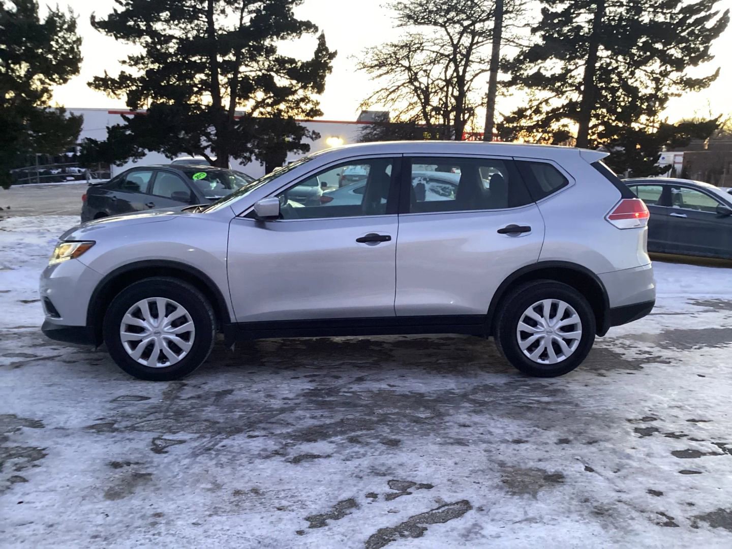 Used 2016 Nissan Rogue S image 6