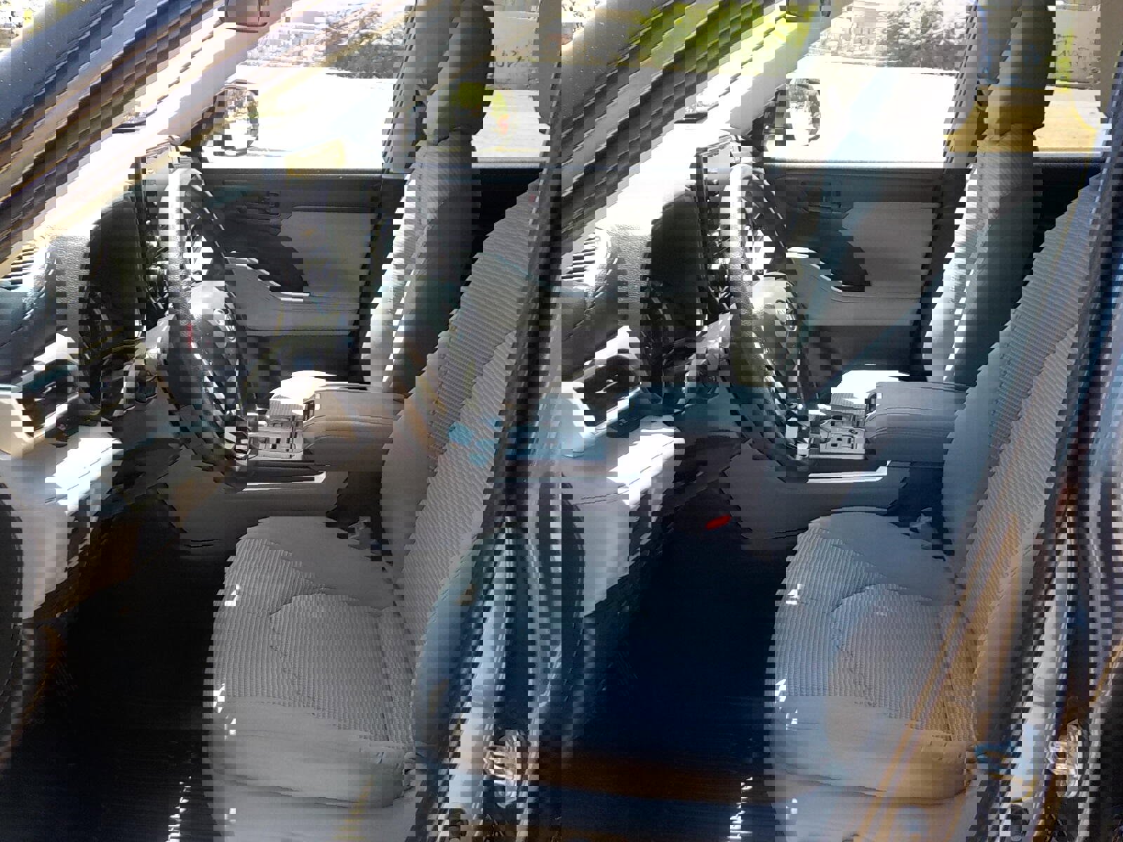 Used 2020 Toyota Highlander L image 22