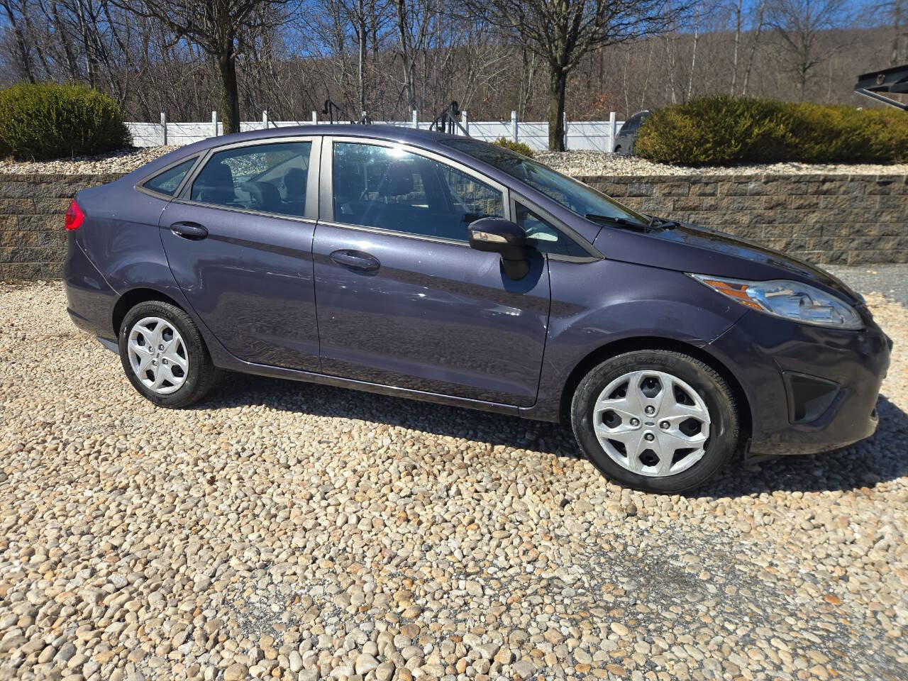 Used 2013 Ford Fiesta SE FWD image 8