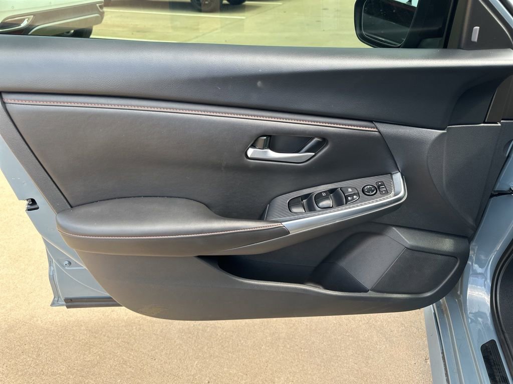 Used 2024 Nissan Sentra SR FWD image 15