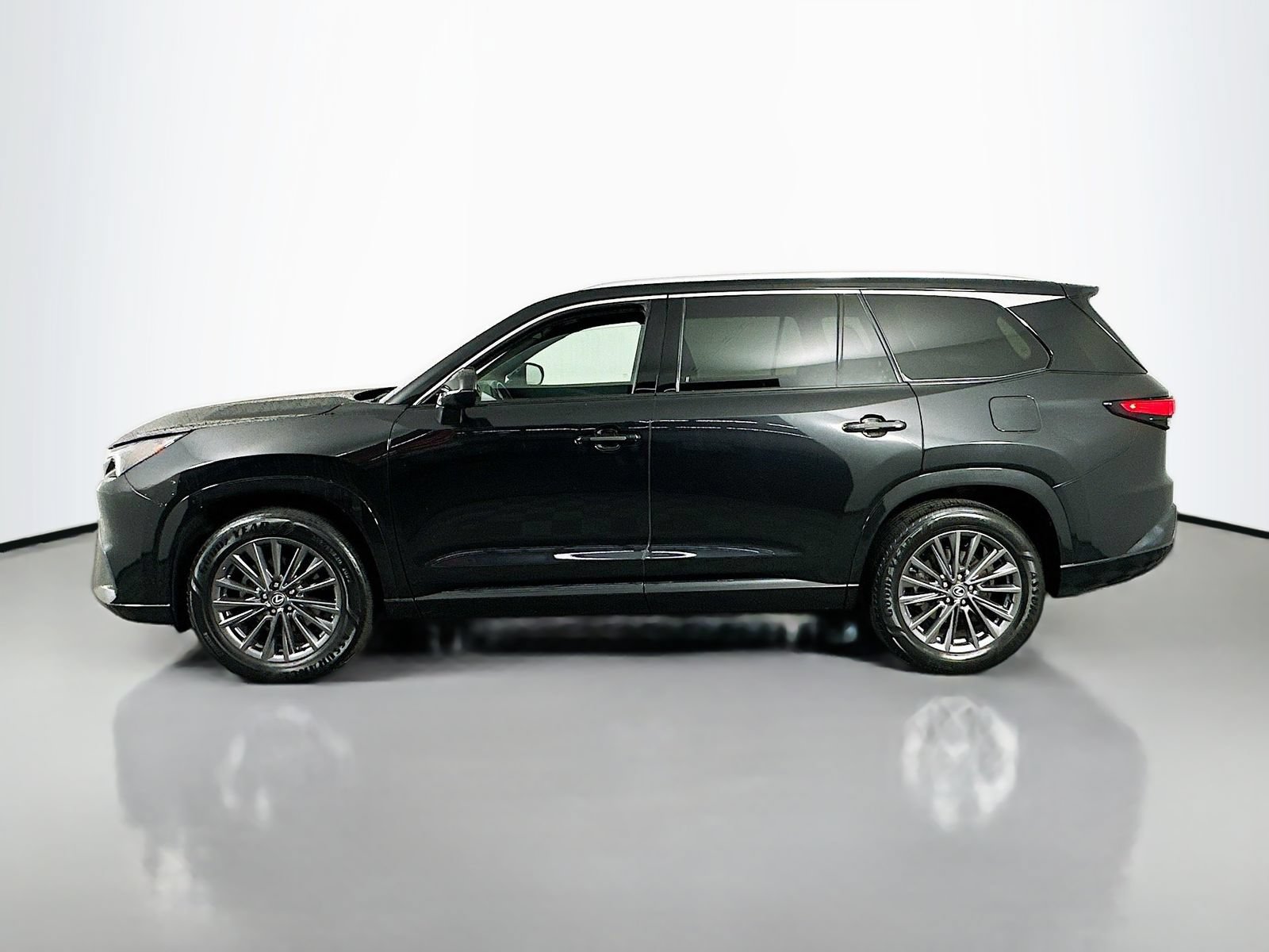 Used 2024 Lexus TX 350 AWD w/ Cold Weather Package image 4