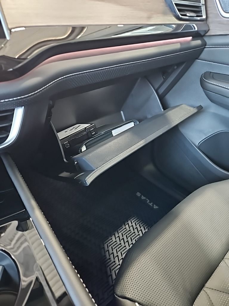 New 2026 Volkswagen Atlas SEL Premium R-Line image 31