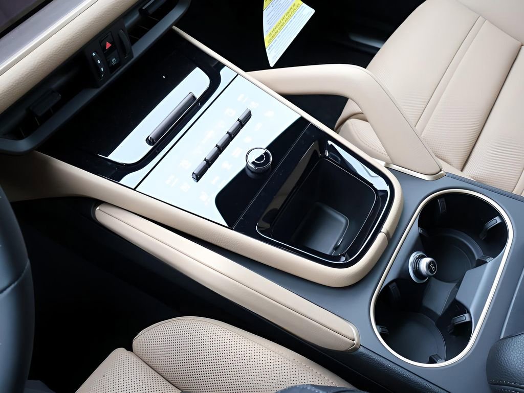 New 2026 Porsche Cayenne Coupe AWD/4WD image 25