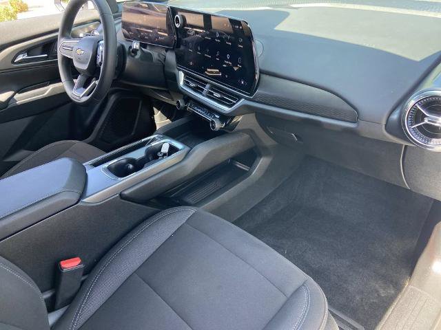 Used 2026 Chevrolet Equinox EV LT FWD image 24