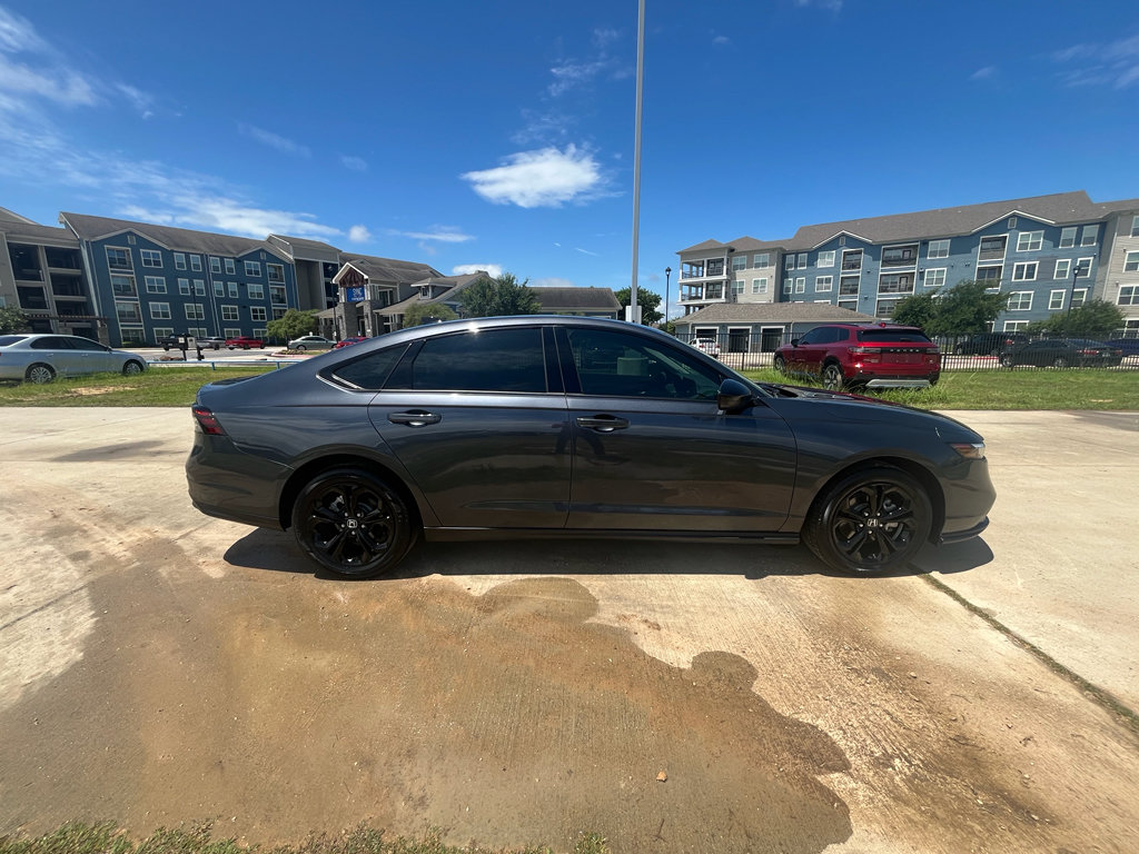 Certified 2025 Honda Accord SE image 9