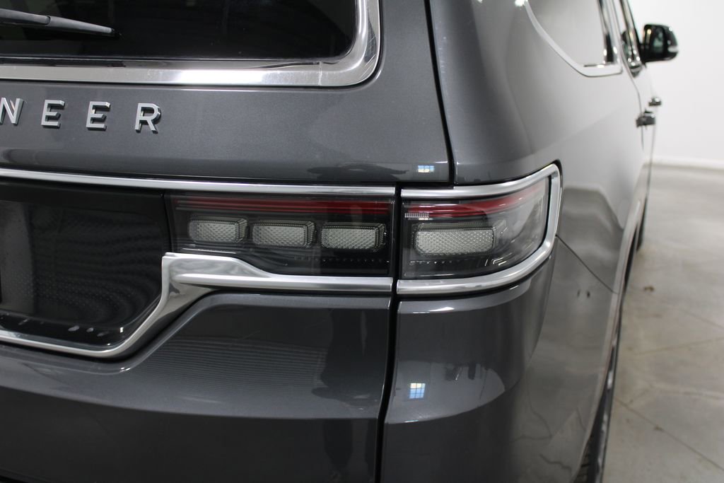 Used 2023 Jeep Grand Wagoneer L Series II image 14