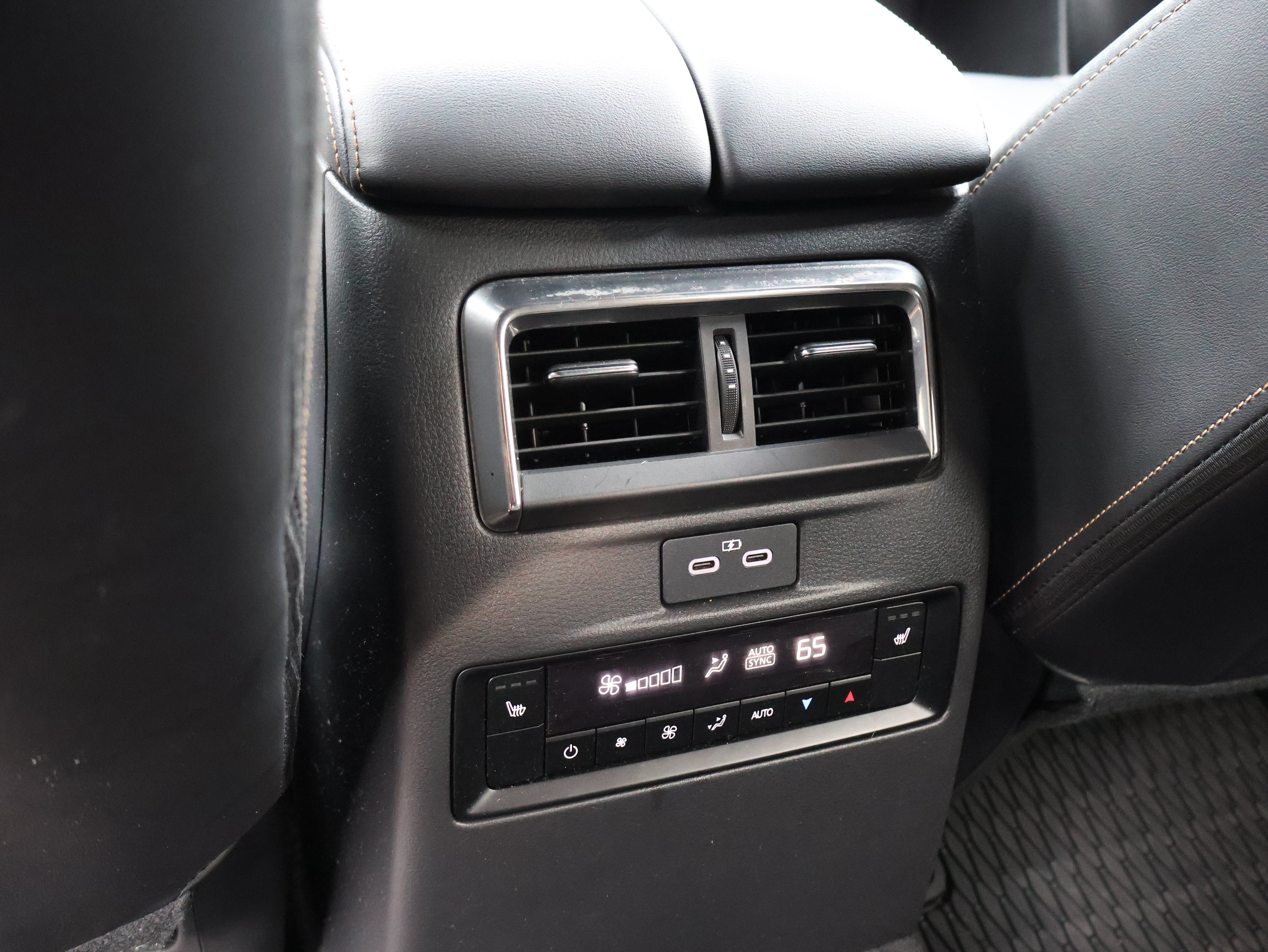 Used 2025 MAZDA CX-70 Plug-In Hybrid w/ Premium Plus AWD/4WD image 14