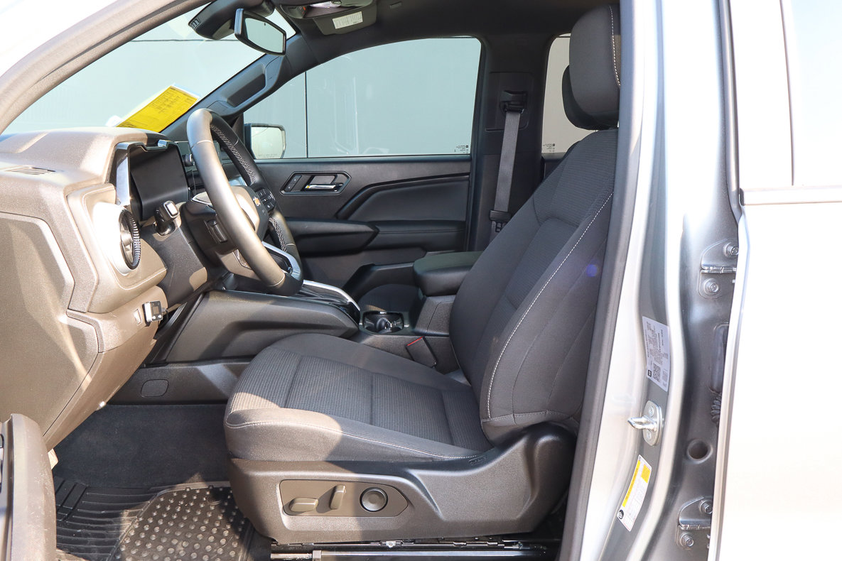 Used 2023 Chevrolet Colorado LT w/ LT Convenience Package II image 7