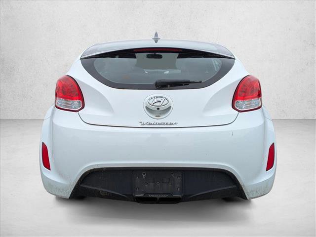 Used 2017 Hyundai Veloster FWD image 6
