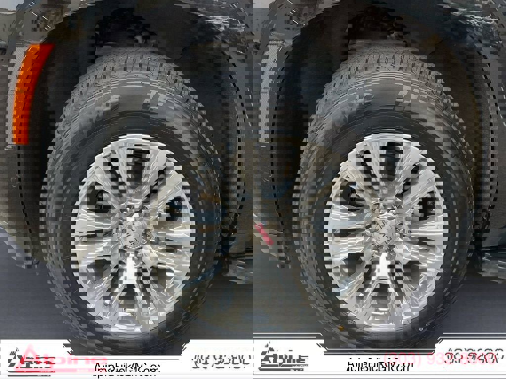 Used 2025 GMC Yukon XL Denali image 14