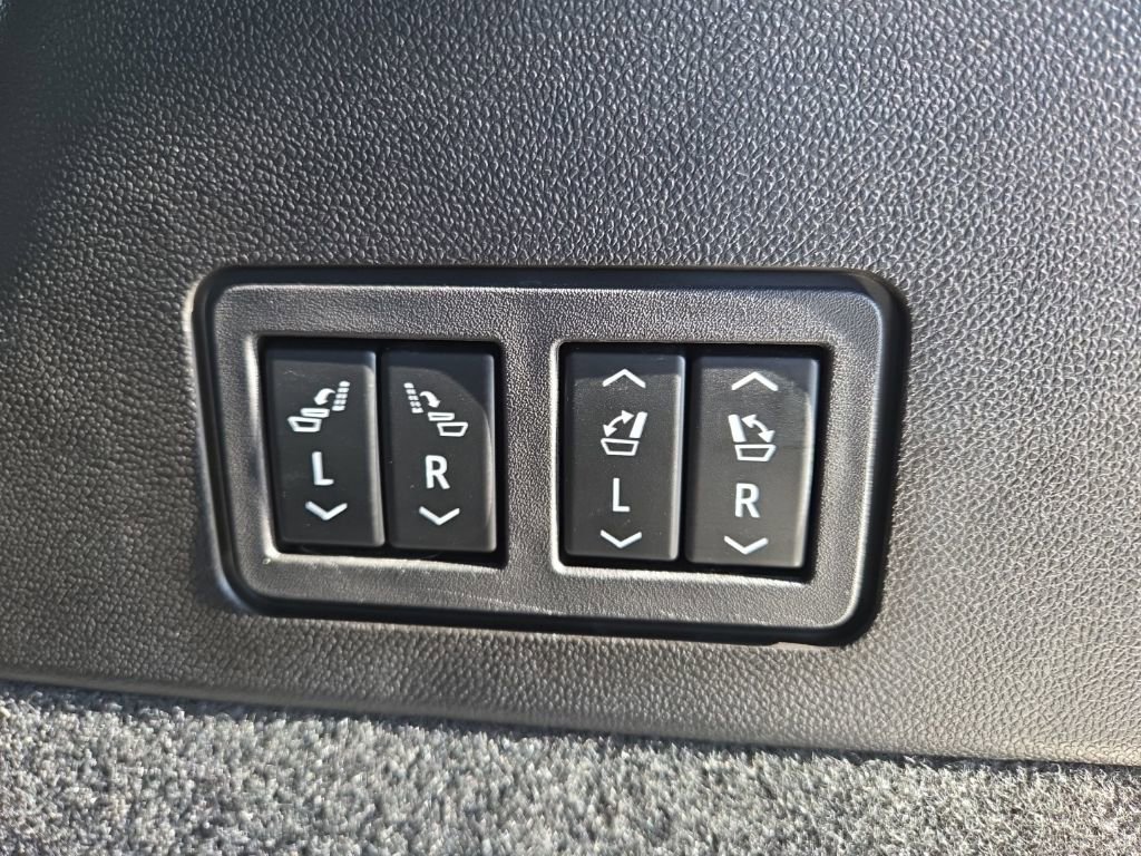 Used 2023 Cadillac XT6 Sport image 15