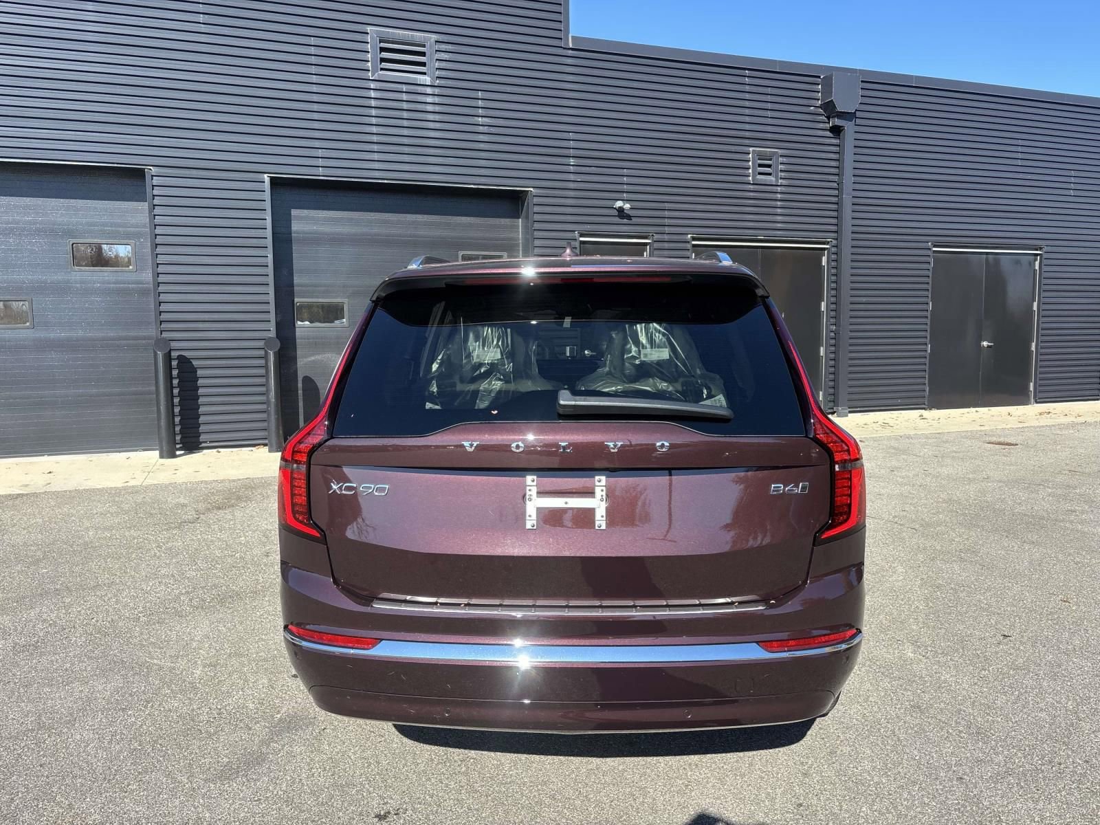 Used 2026 Volvo XC90 B6 Plus w/ Protection Package Premier AWD/4WD image 6