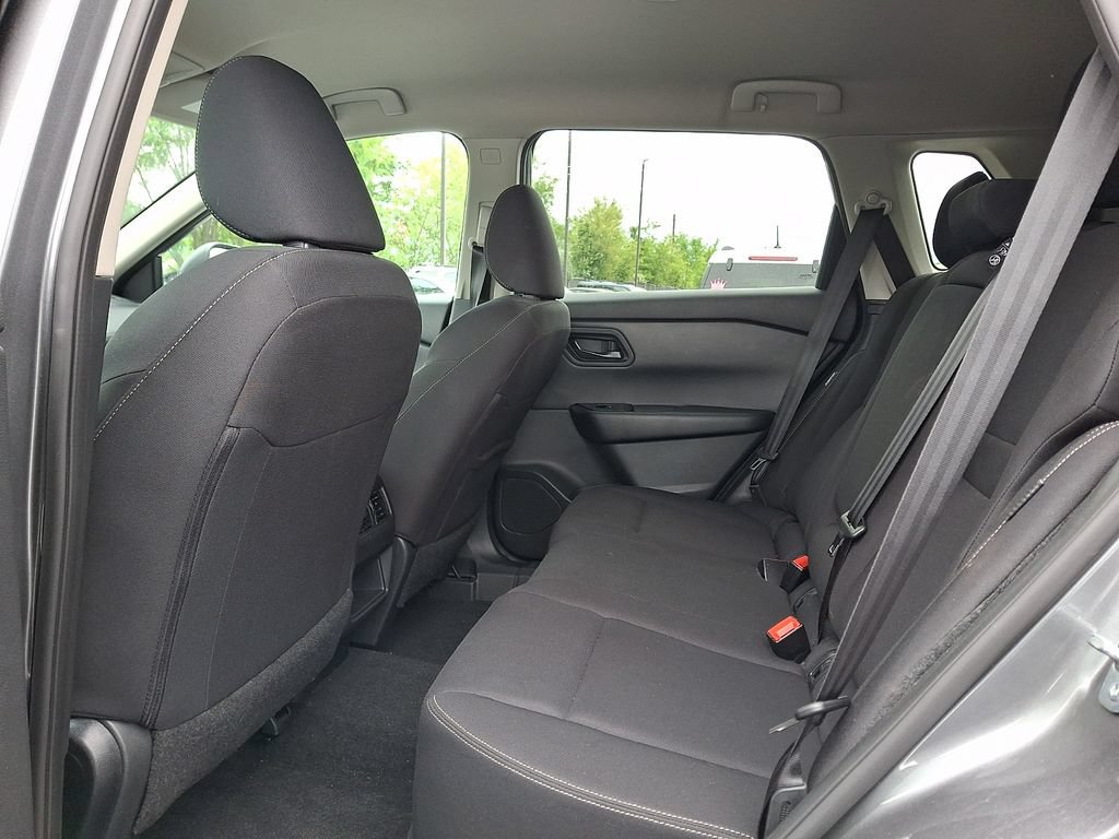 Used 2024 Nissan Rogue S AWD/4WD image 10