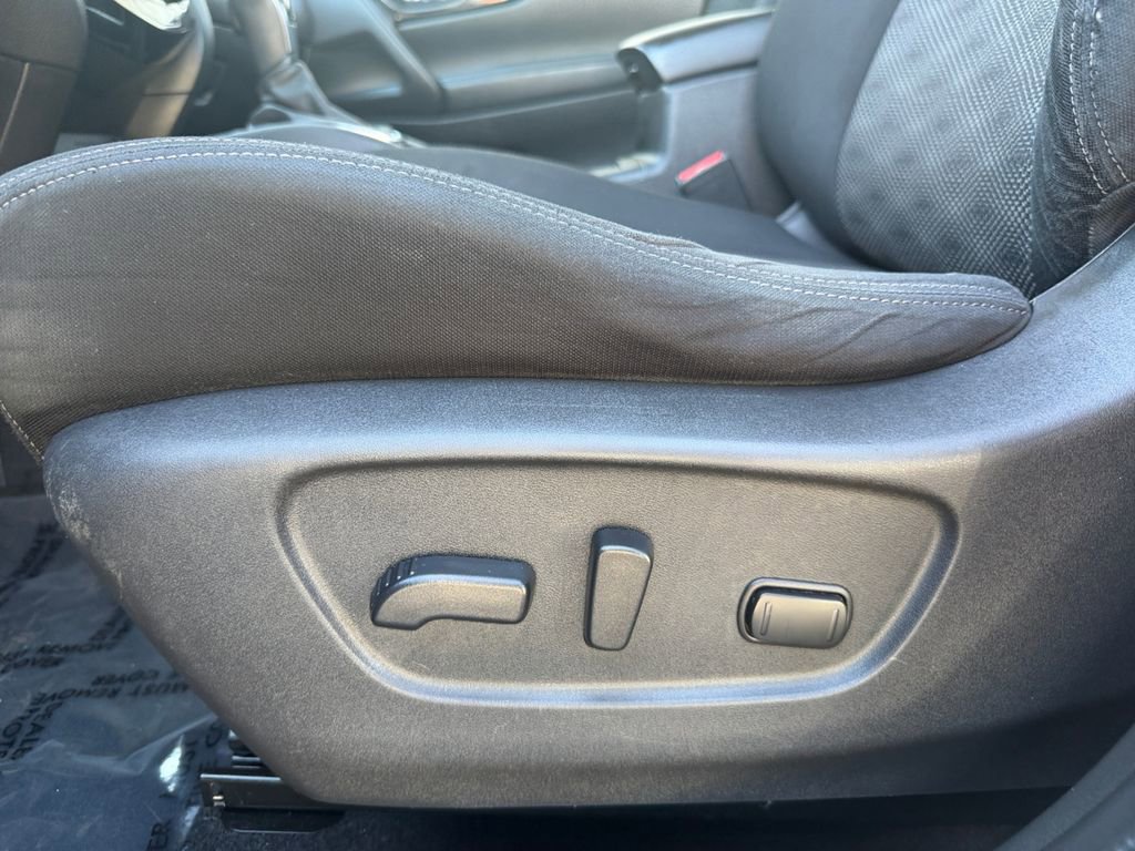 Used 2019 Nissan Rogue Sport SV image 23