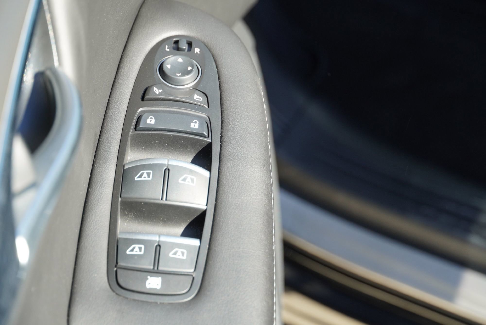 Certified 2024 INFINITI QX50 Luxe w/ Accent Package image 27