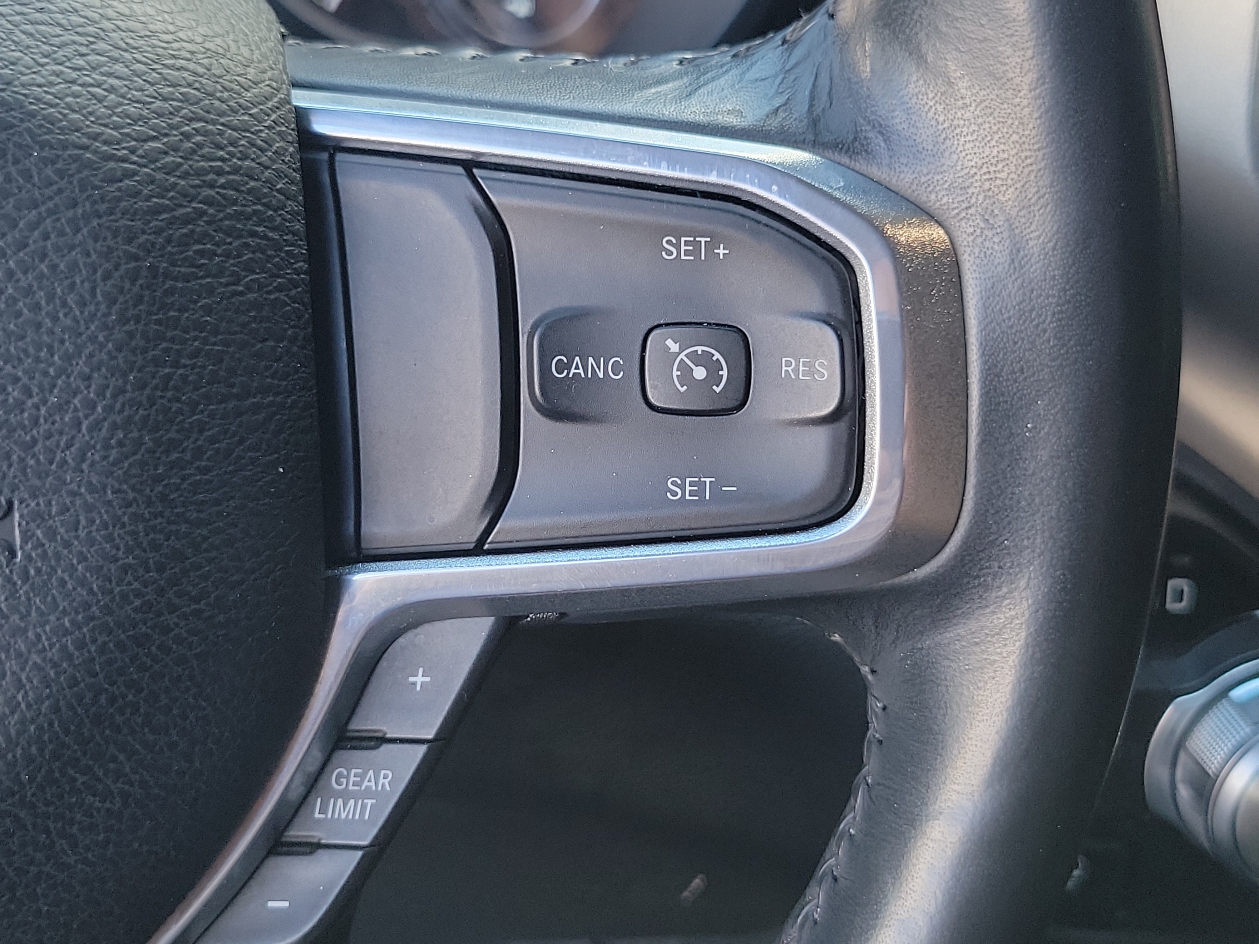 Used 2022 RAM 1500 Laramie RWD image 29