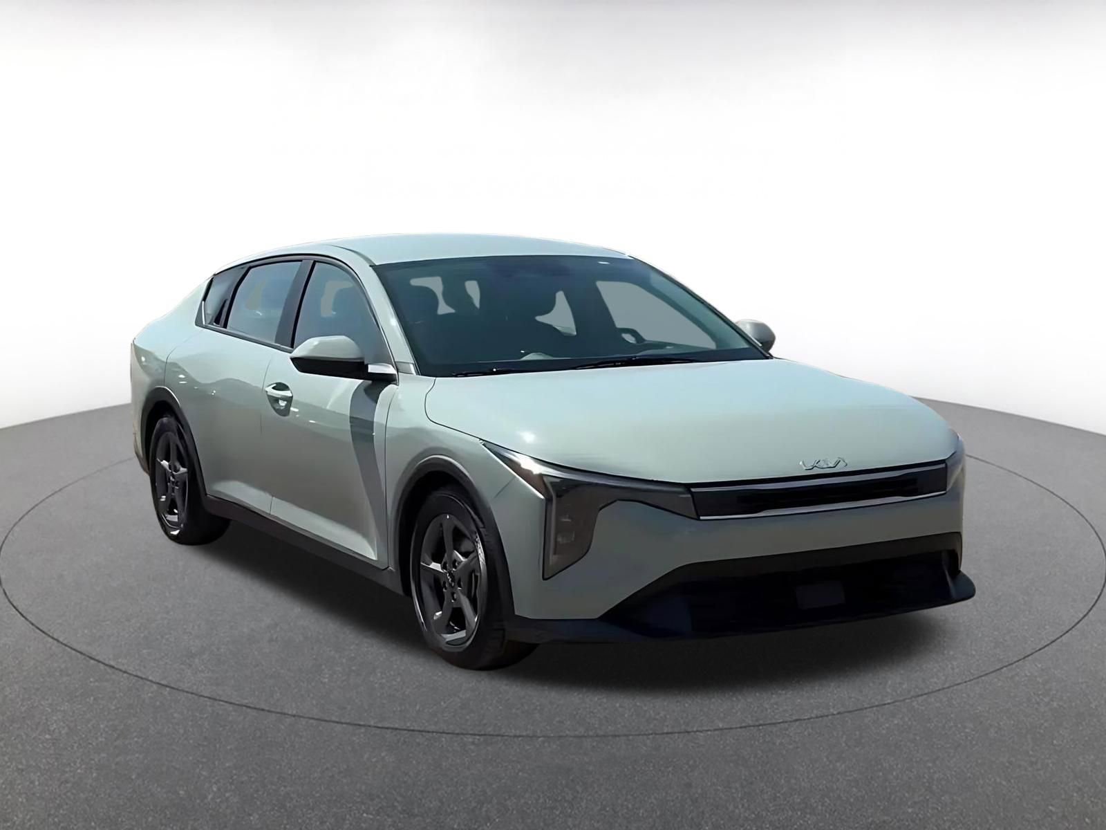 Used 2025 Kia K4 LXS image 3